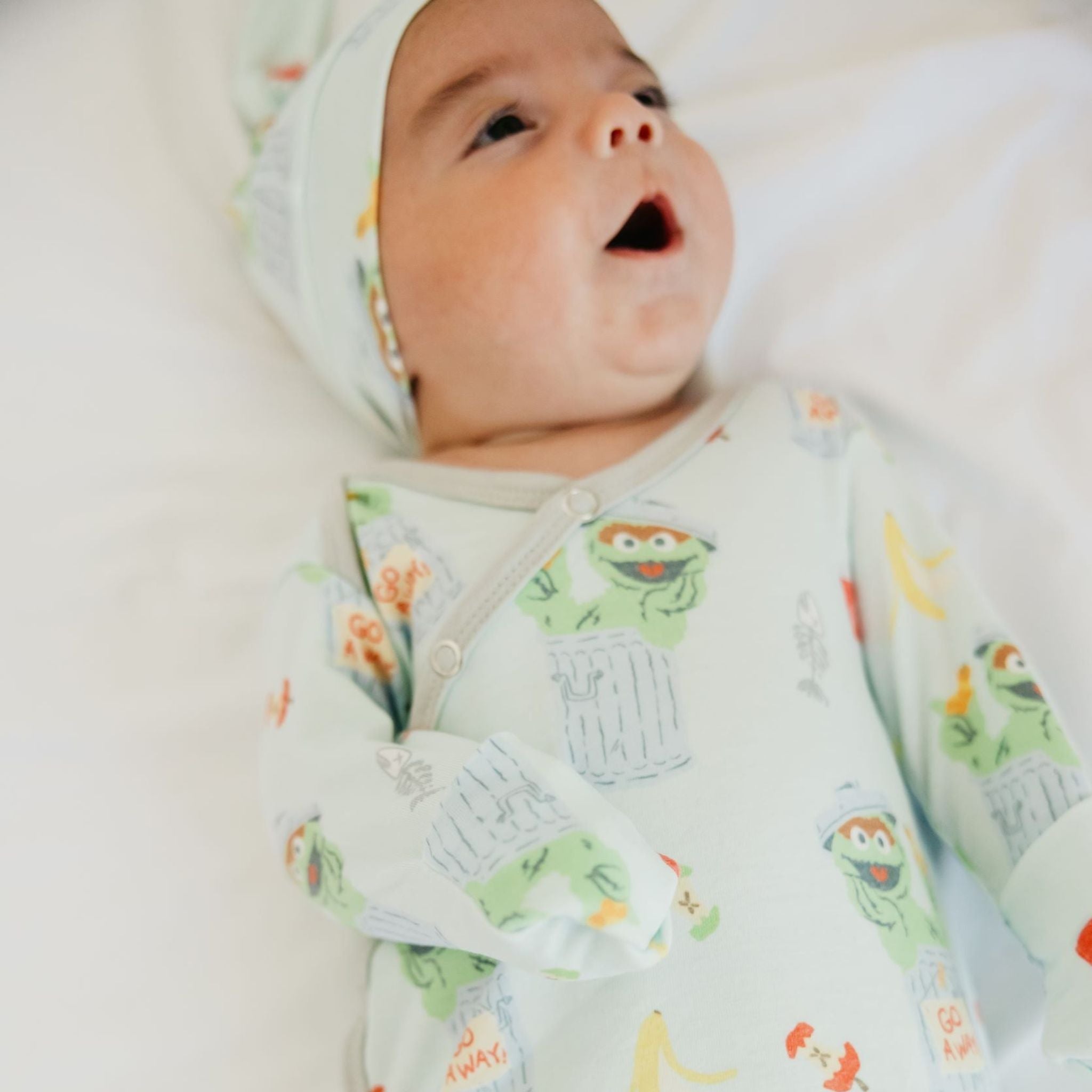 Newborn Knotted Gown - Oscar the Grouch