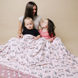 Three-Layer Jumbo Quilt - Minnie Mouse