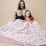 Three-Layer Jumbo Quilt - Minnie Mouse