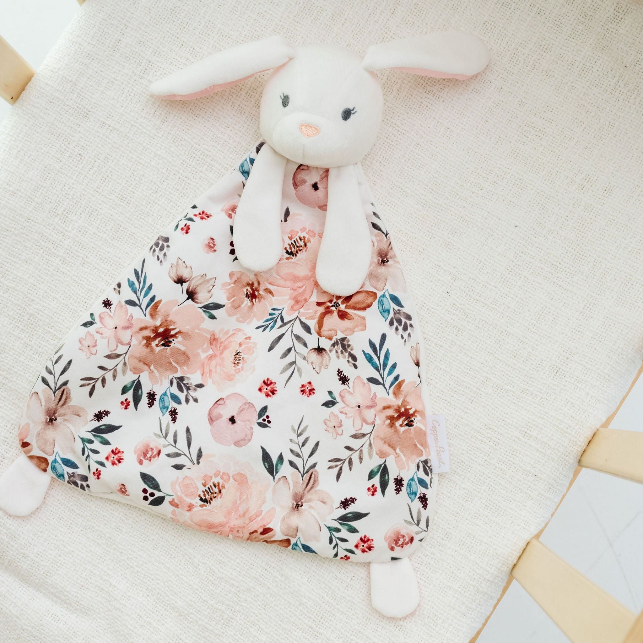 Character Lovey - Bella