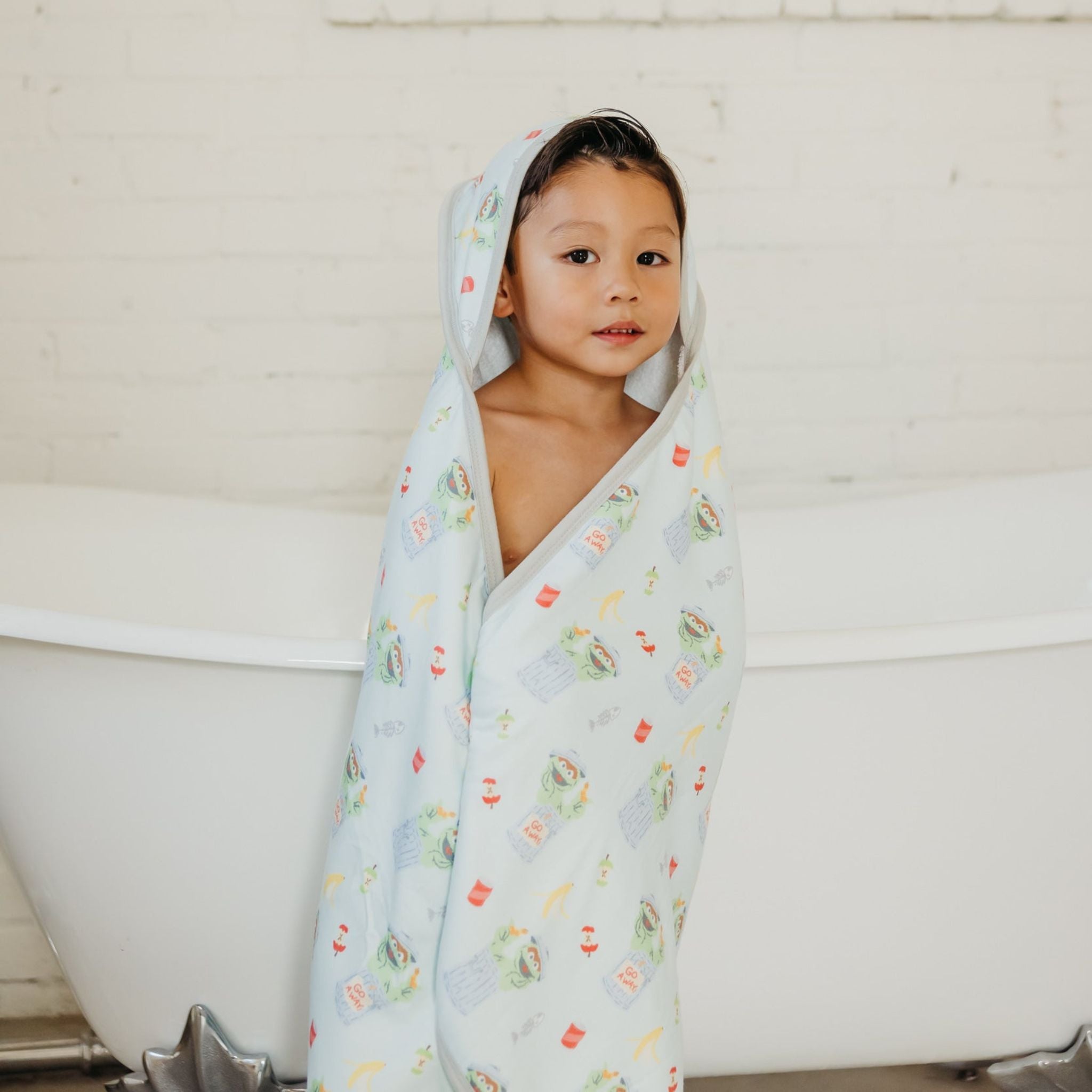 Premium Knit Hooded Towel - Oscar the Grouch